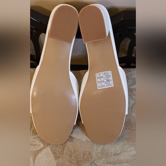 Slide Sandals - Picture 3 of 4